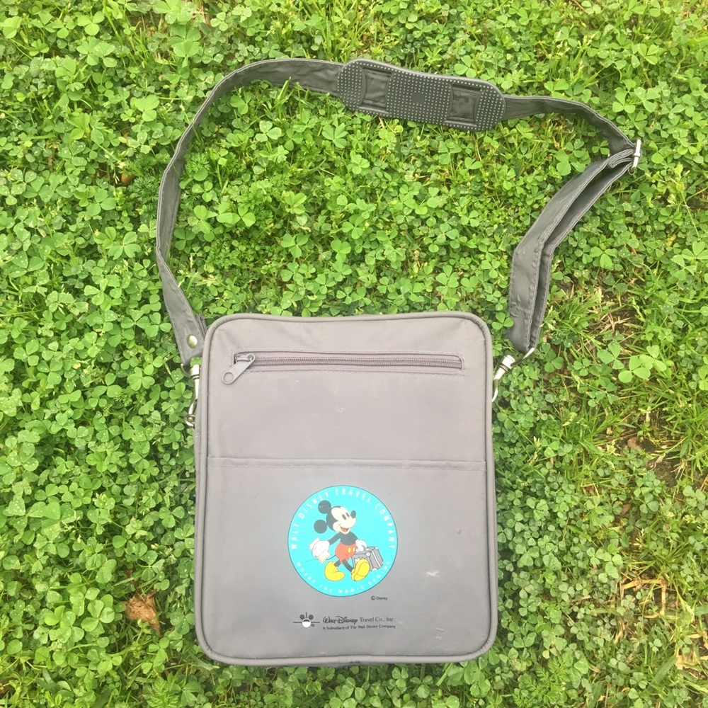 Vintage 80s Walt Disney travel bag
